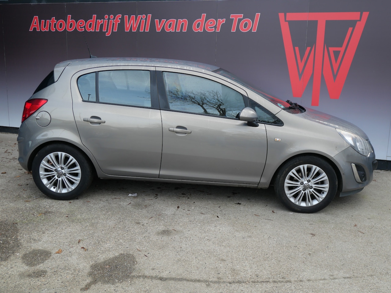 Opel Corsa - 1.4 16V COSMO | 5-DRS | CLIMA | CRUISE | NAVI | 1e EIGENAAR | APK 09-2026!! - AutoWereld.nl