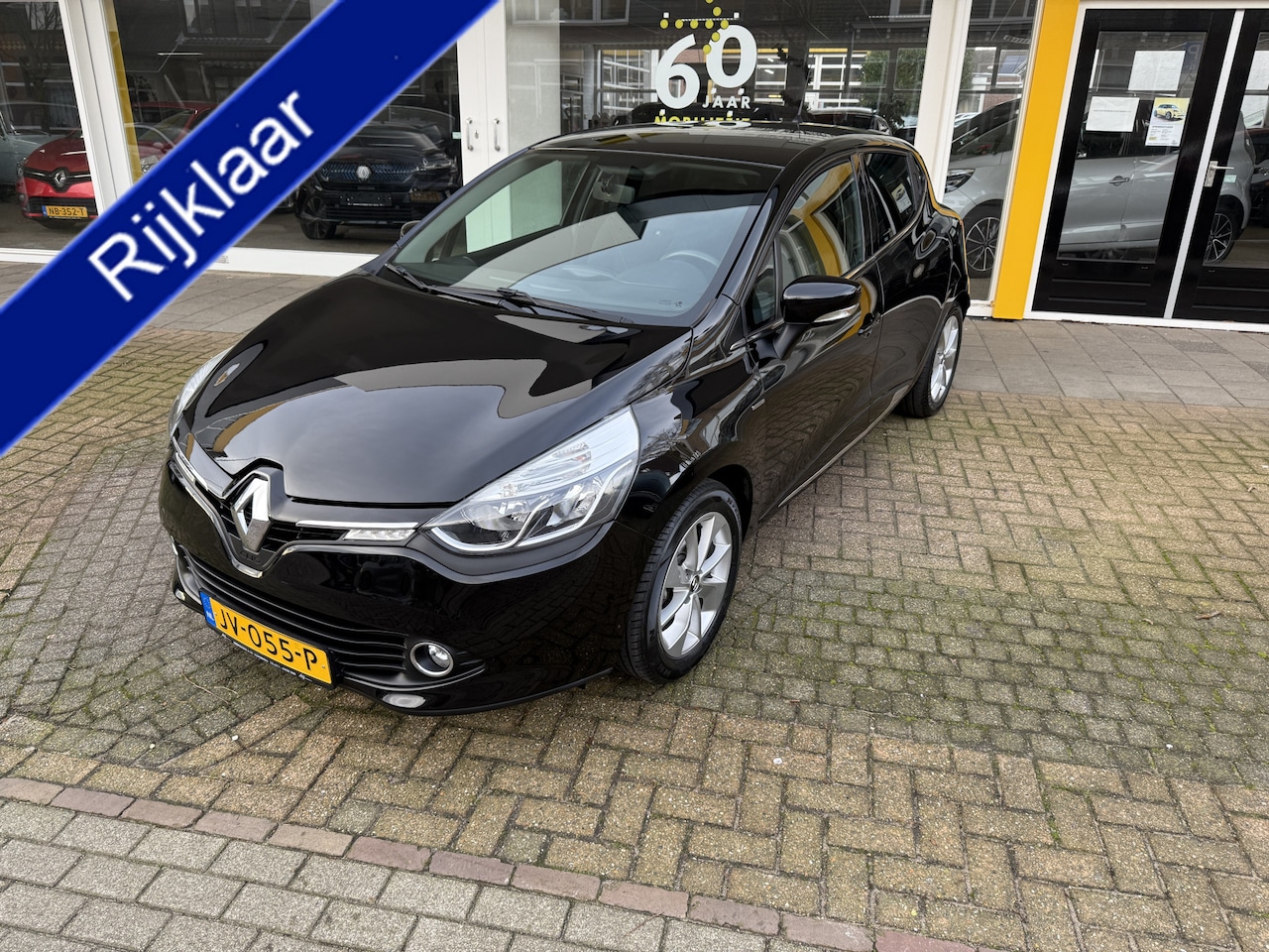 Renault Clio - 0.9 TCe Eco2 Limited TREKHAAK NAVIGATIE PARKEERSENSOREN AIRCO - AutoWereld.nl