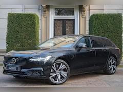Volvo V90 - 2.0 T8 Plug-in hybrid AWD Ultimate Dark 455 PK TREKHAAK | PANO | MASSAGE | 360 CAM | STOEL