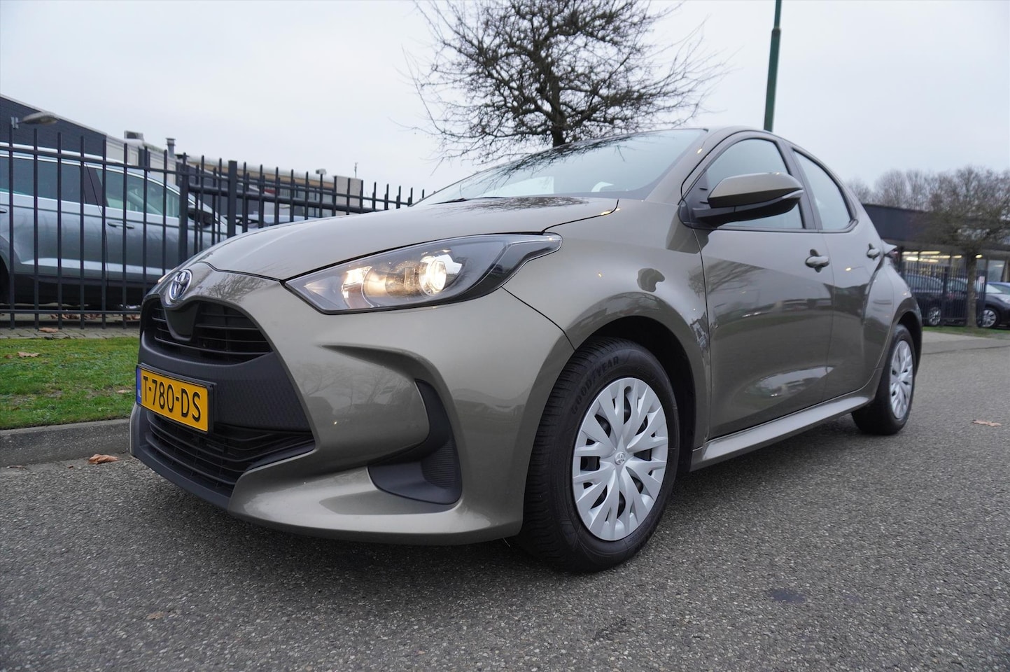 Toyota Yaris - 1.5 Hybrid 116pk CVT Active Multi Media Pack Apple Carplay - AutoWereld.nl