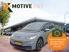 Volkswagen ID.3 - First Plus 58 kWh Aut | ECC | Stoelverw | Camera’s | Stuurverw | Sport pack 19” LM | CarPl