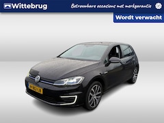 Volkswagen e-Golf - 136pk E-DITION / LED / Virtual Cockpit / Navigatie / Parkeersensoren V+A / 17" LMV