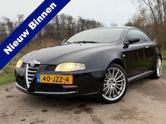 Alfa Romeo GT - 3.2 V6 Distinctive / Nieuwe Distributie & koppeling / Leder / Camera / LM Velgen / Stoelve