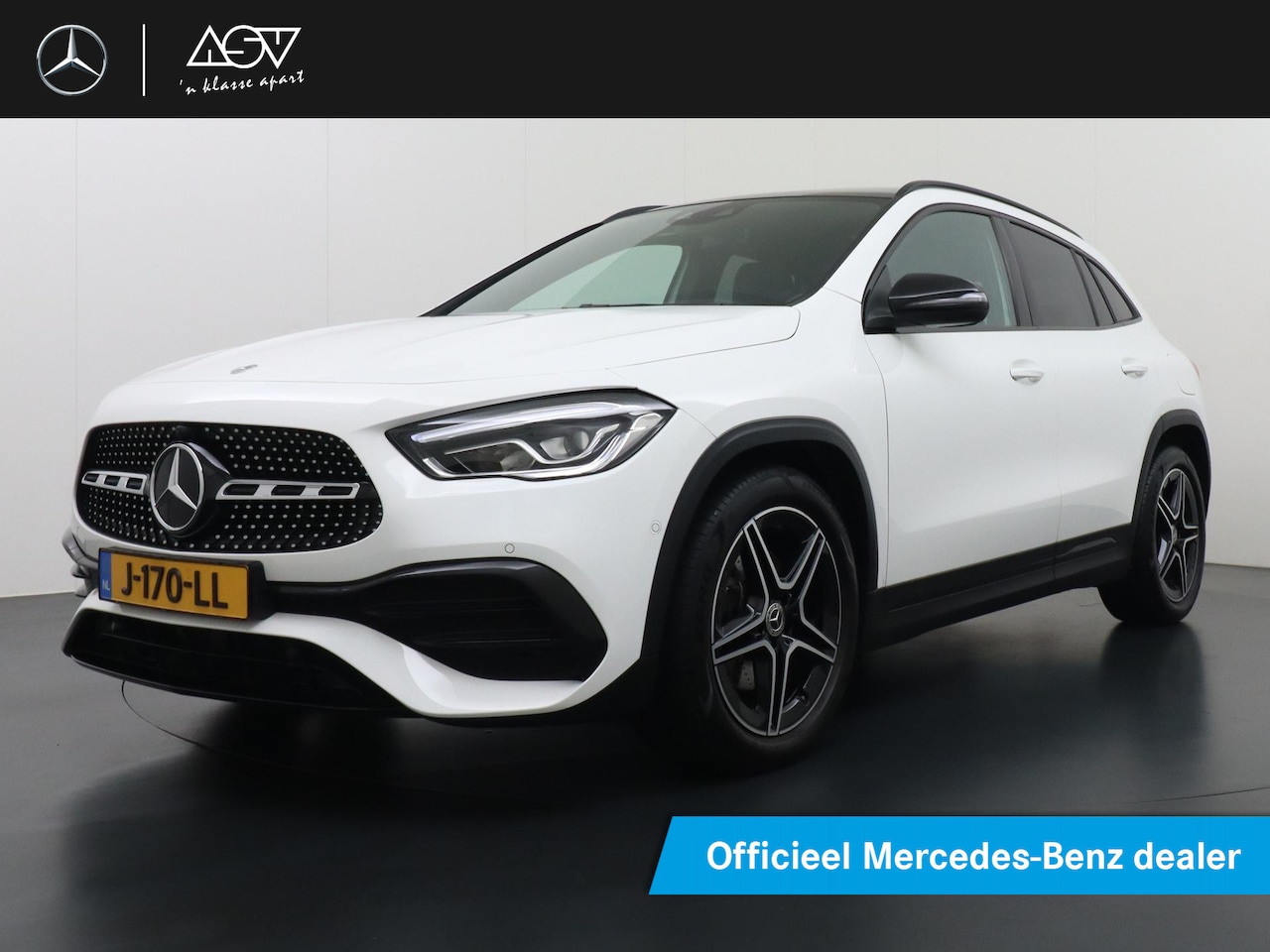 Mercedes-Benz GLA-Klasse - 200 AMG Business Solution | Panorama - Schuifdak | Trekhaak Wegklapbaar | Sfeerverlichting - AutoWereld.nl