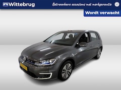 Volkswagen e-Golf - 136pk E-DITION / LED / Navigatie / Camera / Parkeersensoren V+A / 16" LMV