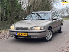 Volvo V70 - 2.4 | Automaat + Cruise Nu € 2.475,