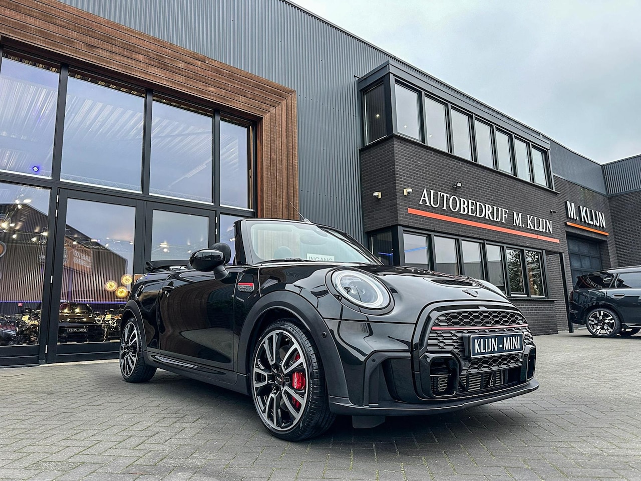 MINI Cabrio - Mini 2.0 John Cooper Works JCW Pack F1 aut 231pk Blackline/Hk/Camera/Head up/vol - AutoWereld.nl
