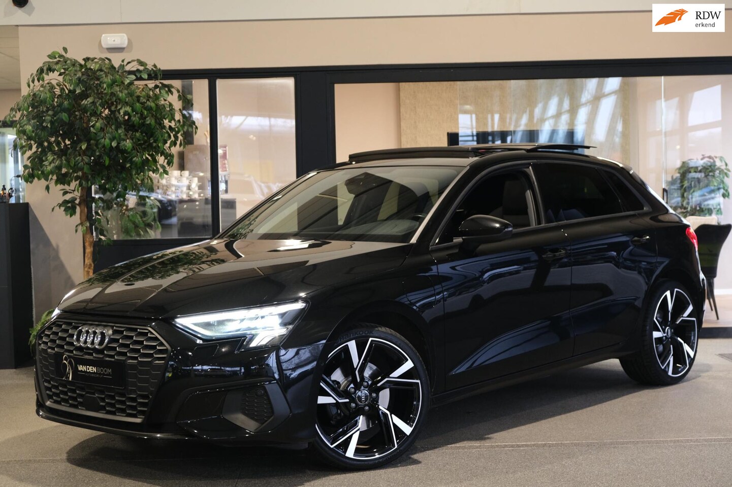 Audi A3 Sportback - 40 TFSI e 204 PK Pano Leder Navi Virtual Led Pdc - AutoWereld.nl