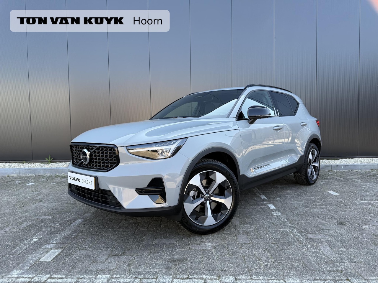 Volvo XC40 - 2.0 B4 Plus Dark 2.0 B4 Plus Dark , Automaat, Stoel+Stuur Verwarming, 360 Camera, Elek. Verstelbare stoel m - AutoWereld.nl