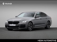 BMW 5-serie - sedan 530e High Executive | Achteruitrijcamera | Ambiente verlichting | Panoramadak | Stoe