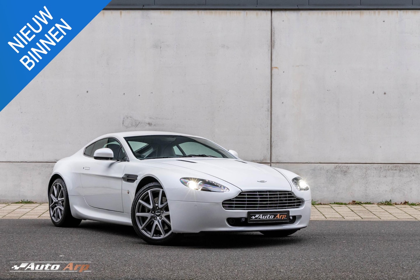 Aston Martin V8 Vantage - 4.7 V8 Sportshift 4.7 V8 Sportshift - AutoWereld.nl