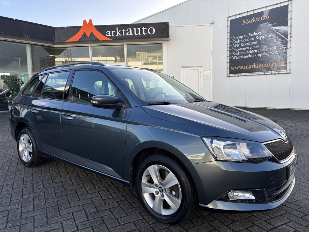 Skoda Fabia Combi - 1.0 TSI Ambition Cruise Trekhaak Bluetooth Parkeersensoren !! - AutoWereld.nl