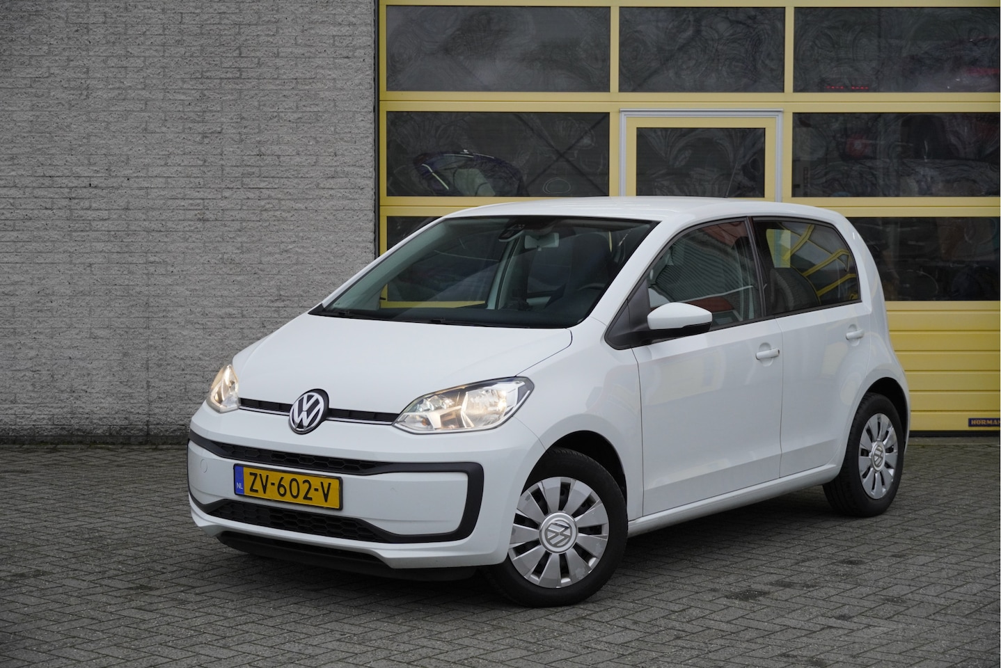 Volkswagen Up! - 1.0 BMT 5drs Move Up! BJ2019 Led | Pdc | Airco | Cruise control | Getint glas - AutoWereld.nl