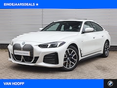 BMW i4 - eDrive40 M Sport / Schuif-kanteldak / Achteruitrijcamera / M Adaptief onderstel / Stoelver