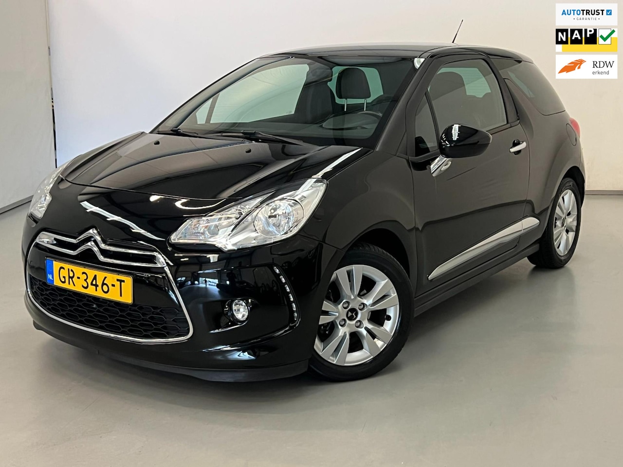 DS 3 - 1.2 PureTech So Chic / Aut / NL-auto / Nieuwe Riem - AutoWereld.nl