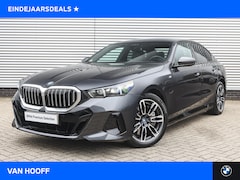 BMW 5-serie - 550e xDrive M Sport Automaat / Trekhaak / Adaptief onderstel professional / Comfort Access