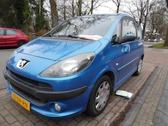 Peugeot 1007 - 1.6 16V SPORTY 2-TRONIC