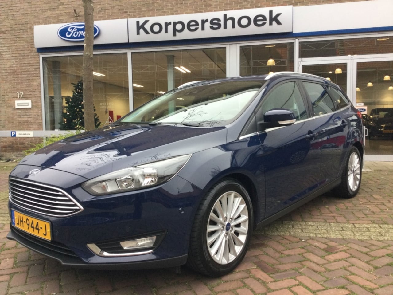 Ford Focus Wagon - 1.0 EcoBoost 125 pk Titanium | Nw. distributieriem | Trekhaak. - AutoWereld.nl