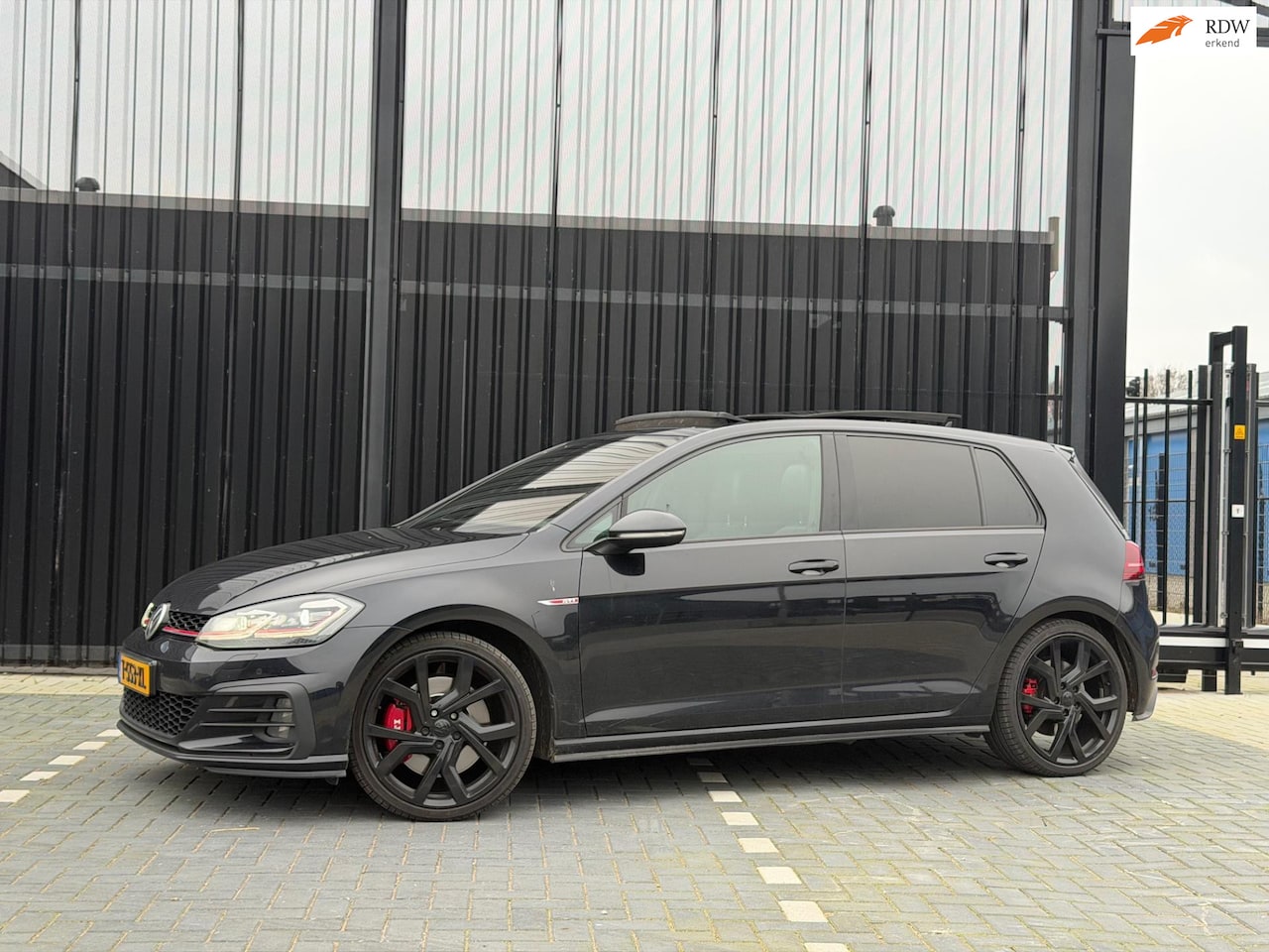 Volkswagen Golf - 2.0 TSI GTI Performance - DYNAUDIO - LEER - SCHUIFDAK - AutoWereld.nl