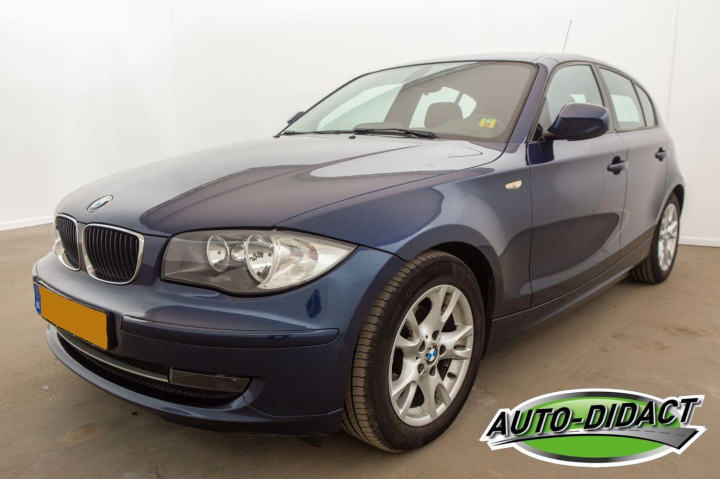 BMW 1-serie - 116i Clima Navi Business Line - AutoWereld.nl