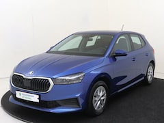 Skoda Fabia - 1.0 TSI Ambition | CarPlay | Cruise control | Parkeersensoren achter | Airco | Lane- en fr