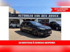 Ford Focus Wagon - 2.0 ST 250Pk Navi Cruise Climate Ctr Camera DAB Xenon Leer Elek Pakket Nw Apk