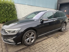 Volkswagen Passat Variant - 1.5 TSI Elegance Business R I R-line I Virtual I 18" I NL-Auto I Adap. Cruise I PDC I