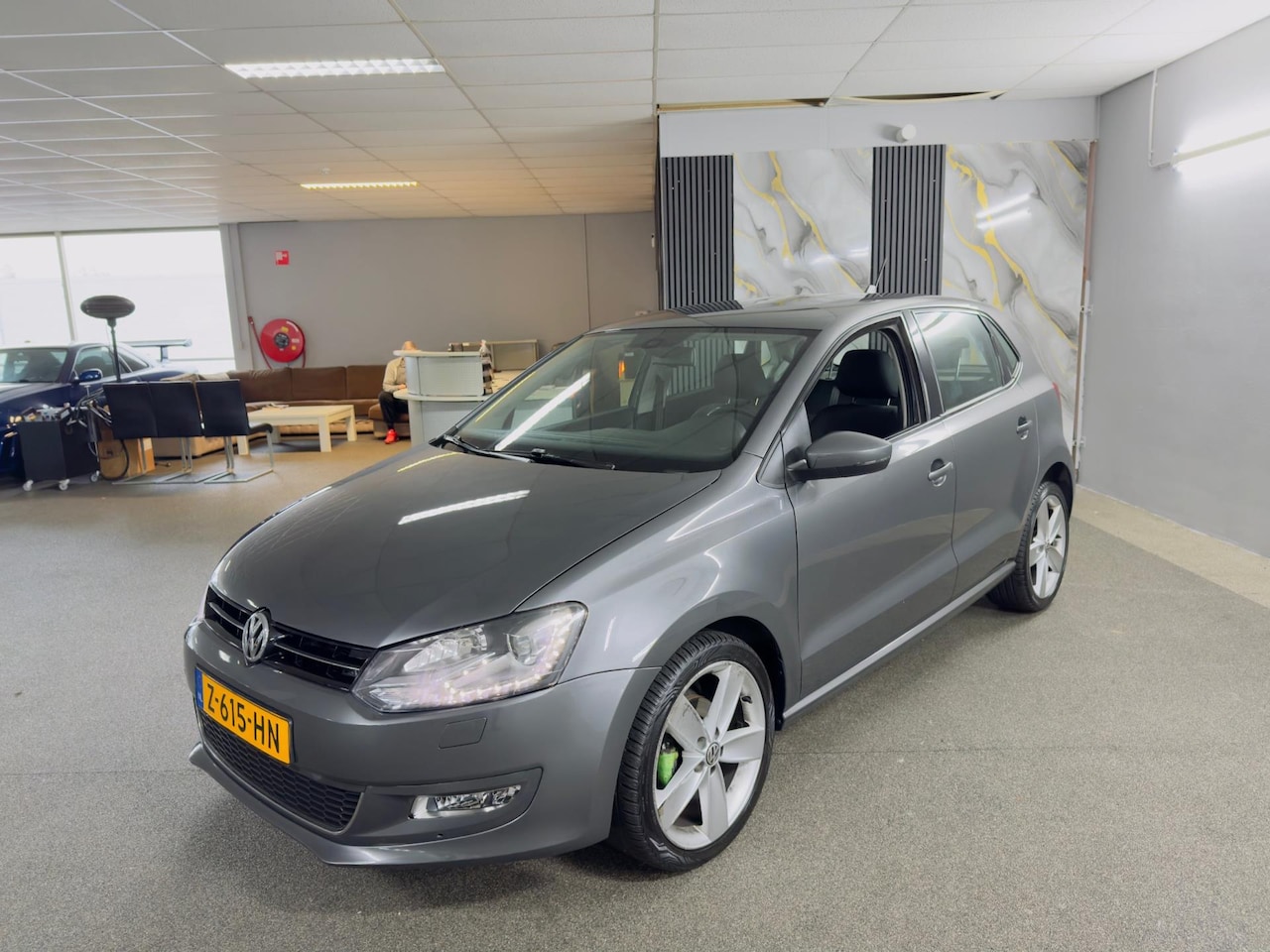 Volkswagen Polo - 1.2 TSI R-Line 1.2 TSI R-Line , Apk Nieuw,Cruise,Clima,Led-Xenon,Parksensoren,Carplay,N.A.P,2 sleutels,To - AutoWereld.nl