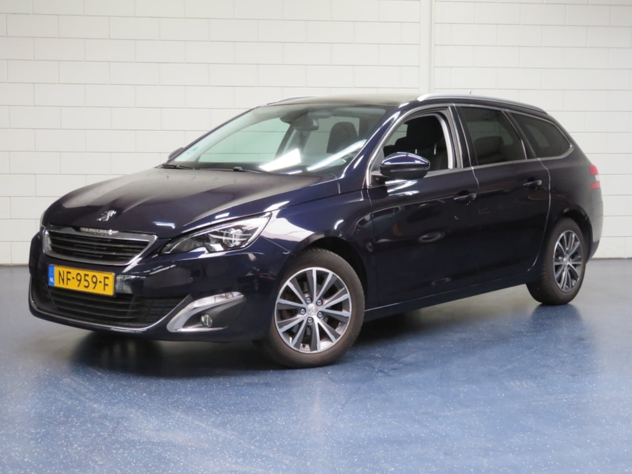 Peugeot 308 SW - AUTOMAAT 1.2 PureT.Blue L. Pr - AutoWereld.nl