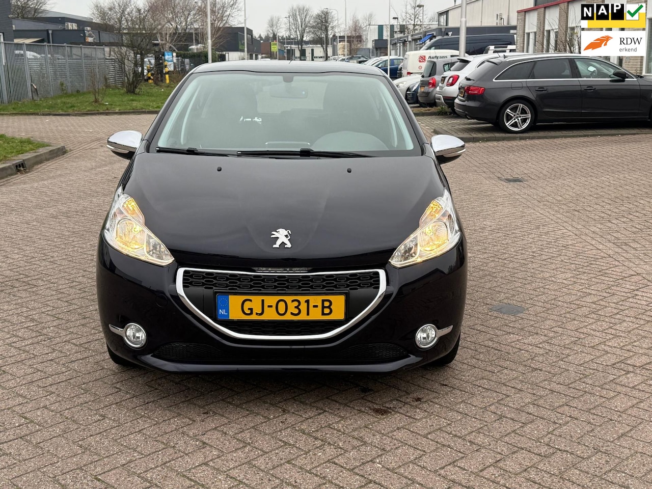 Peugeot 208 - 1.2 PureTech Style 1.2 PureTech Style - AutoWereld.nl