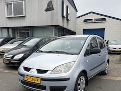 Mitsubishi Colt - 1.3 Invite Airco 5 Deurs Keurig nette en goed rijdende Colt met een Apk keuring T/m 15-10