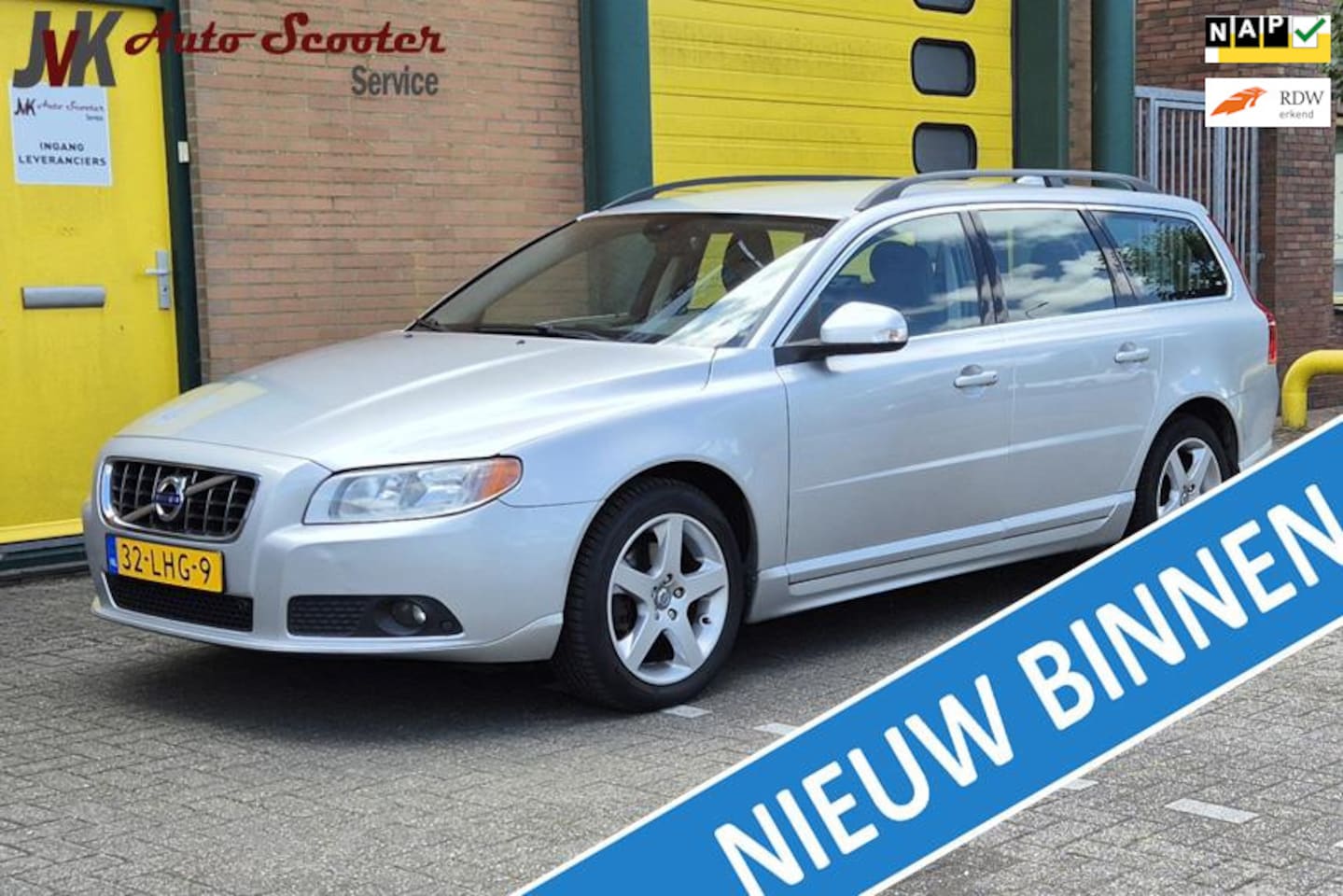 Volvo V70 - 2.0T Momentum Airco! Cruise Control! NAP! - AutoWereld.nl