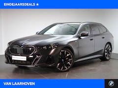 BMW i5 - eDrive40 M Sport / Panoramadak / Trekhaak / Adaptief onderstel professional / Stoelventila
