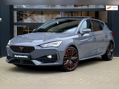 CUPRA Leon - 1.4 e-Hybrid VZ 245 Performance | Panorama | Navigatie | 19" LM | Dealer Onderhouden | 1e