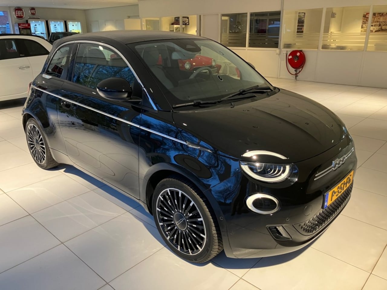 Fiat 500e - 42kW La Prima - AutoWereld.nl