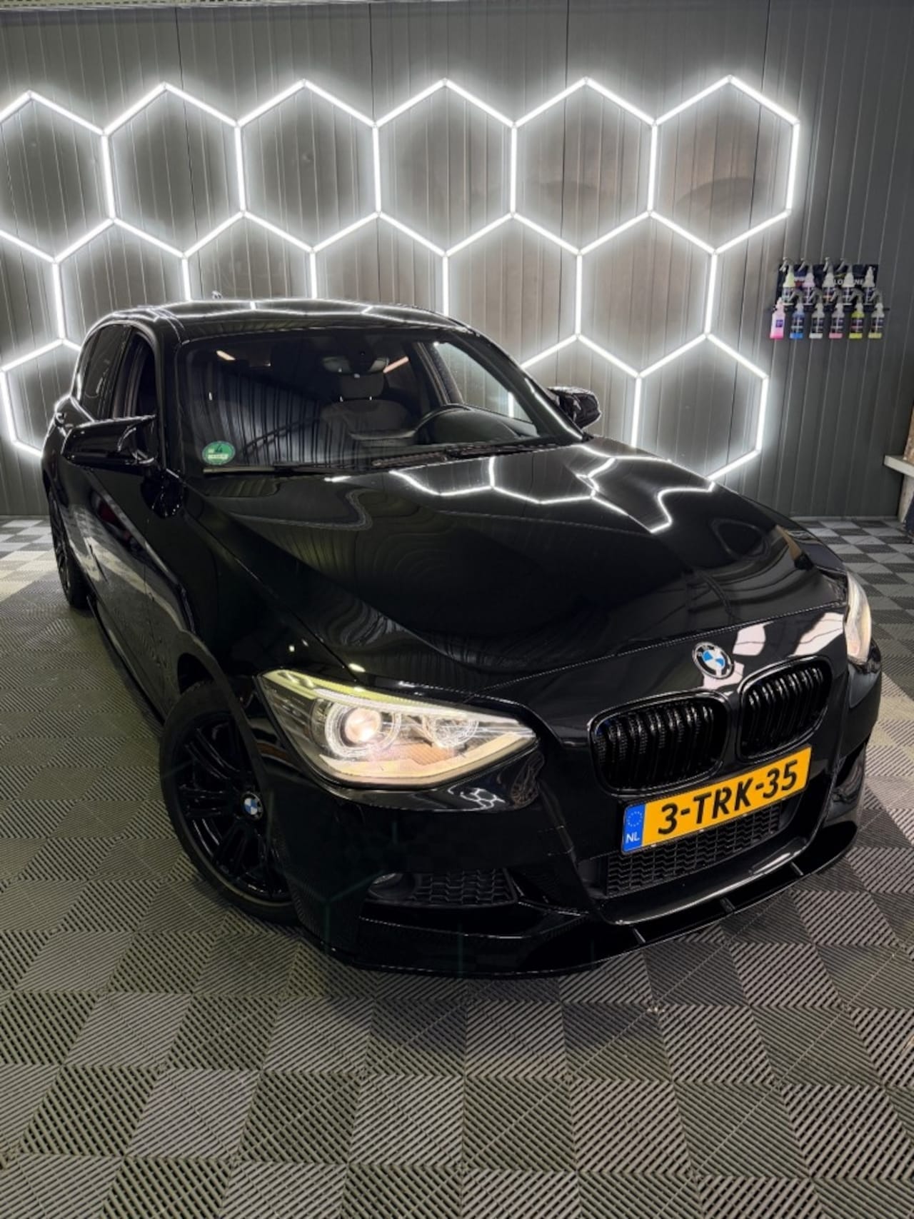 BMW 1-serie - 116i M135 uitstraling - AutoWereld.nl