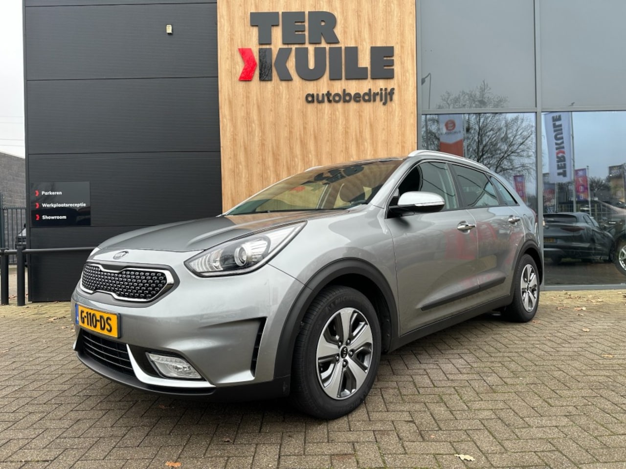 Kia Niro - 1.6 GDI Hybrid Executive Line / Trekh. / Camera / CarPlay - AutoWereld.nl