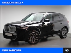 BMW X1 - xDrive25e M Sport Automaat / Panoramadak / Sportstoelen / Achteruitrijcamera / M Adaptief