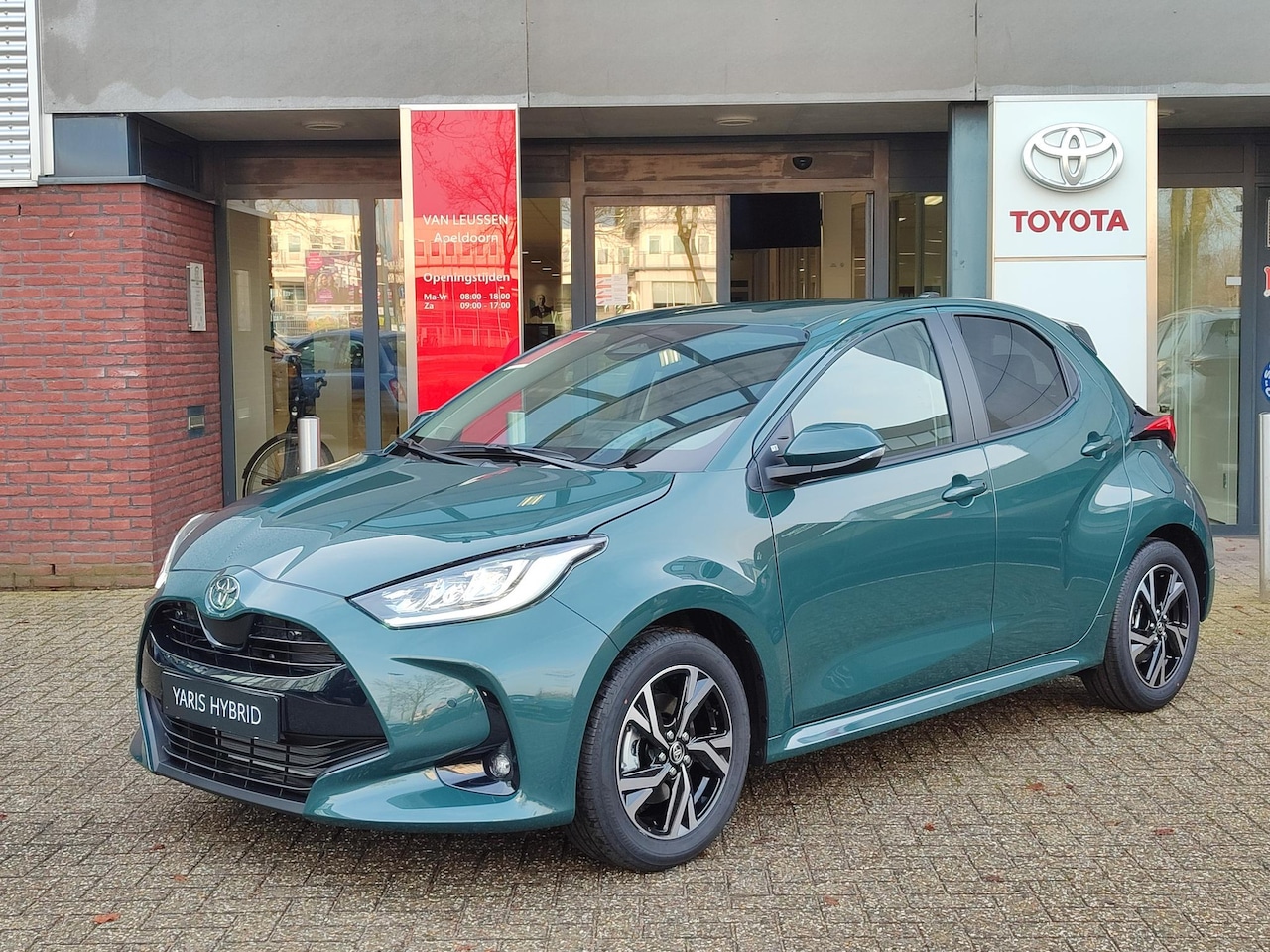 Toyota Yaris - 1.5 Hybrid 115 DYNAMIC NIEUW OP VOORRAAD! STOEL/STUURVERW LED KEYLESS PARK-SENSOREN BLIND - AutoWereld.nl