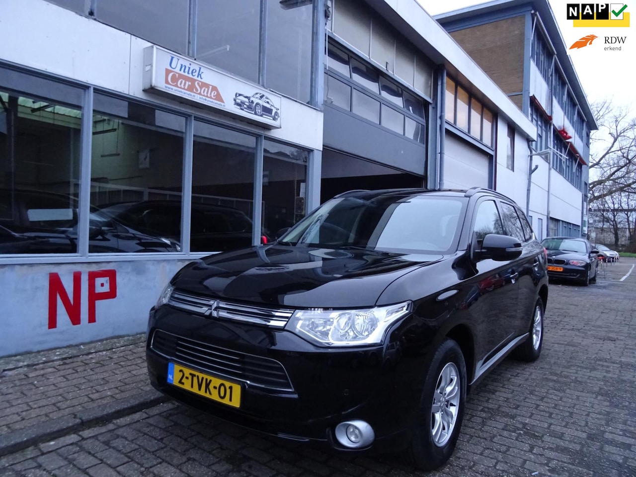 Mitsubishi Outlander - 2.0 PHEV Business Edition 2.0 PHEV Business Edition - AutoWereld.nl