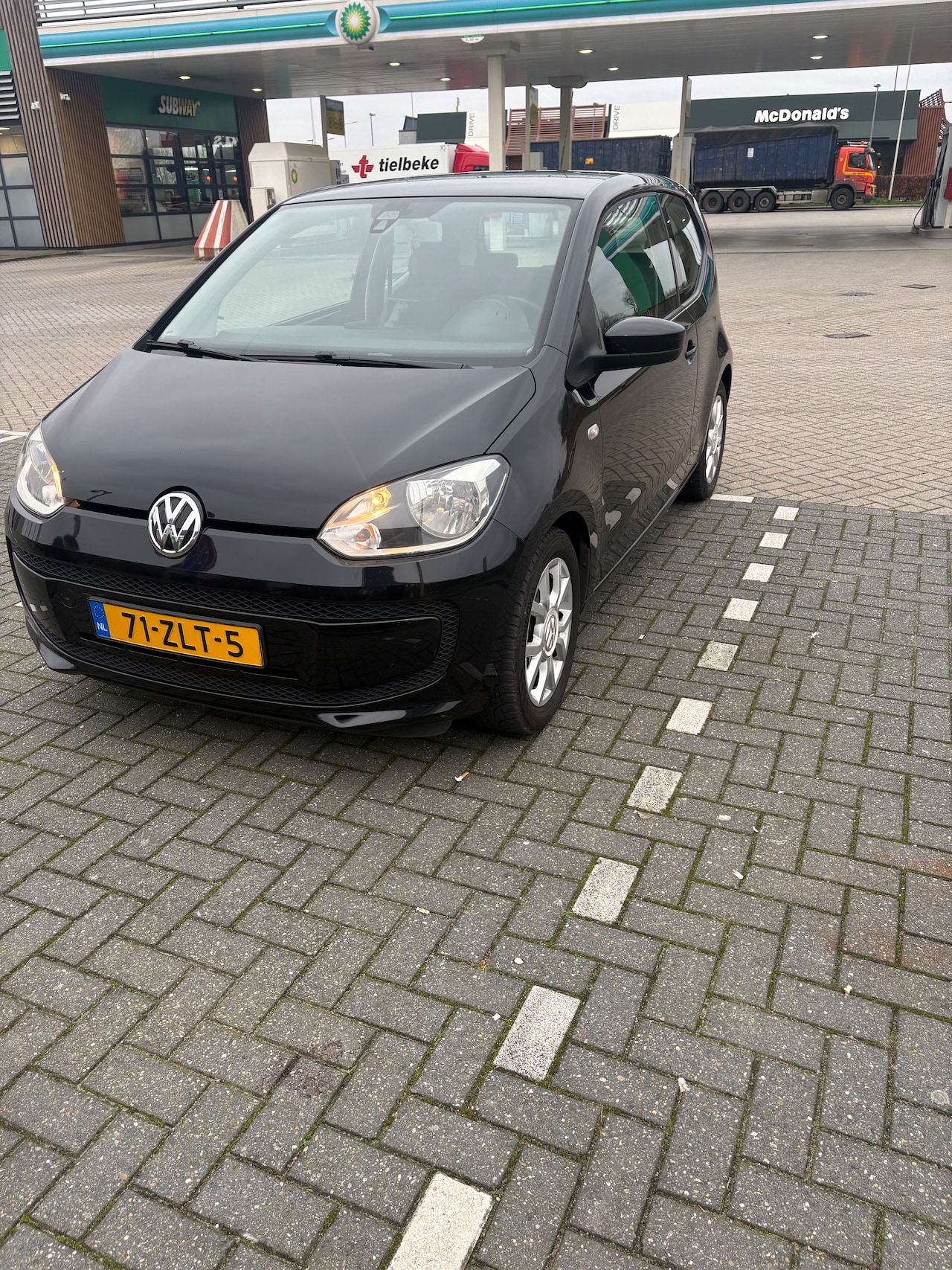 Volkswagen Up! - 1.0 move up! BlueMotion - AutoWereld.nl