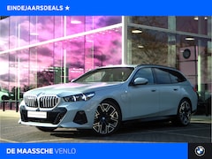 BMW 5-serie Touring - 530e M Sport Automaat / Trekhaak / M Sportonderstel / Achteruitrijcamera / Comfort Access