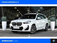 BMW X1 - xDrive25e M Sport Automaat / Trekhaak / Sportstoelen / Achteruitrijcamera / M Adaptief ond
