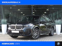 BMW X1 - sDrive18i M Sport Automaat / Sportstoelen / Achteruitrijcamera / Comfort Access / M Adapti