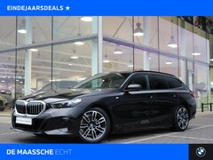 BMW 5-serie Touring - 530e M Sport Automaat / Panoramadak / Trekhaak / Achteruitrijcamera / Adaptieve LED / M Sp