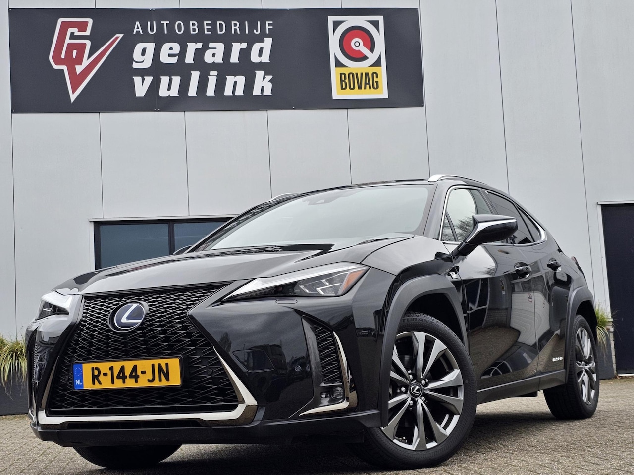 Lexus UX - 250h F Sport Line ADAP CRUISE NAV CAMERA - AutoWereld.nl