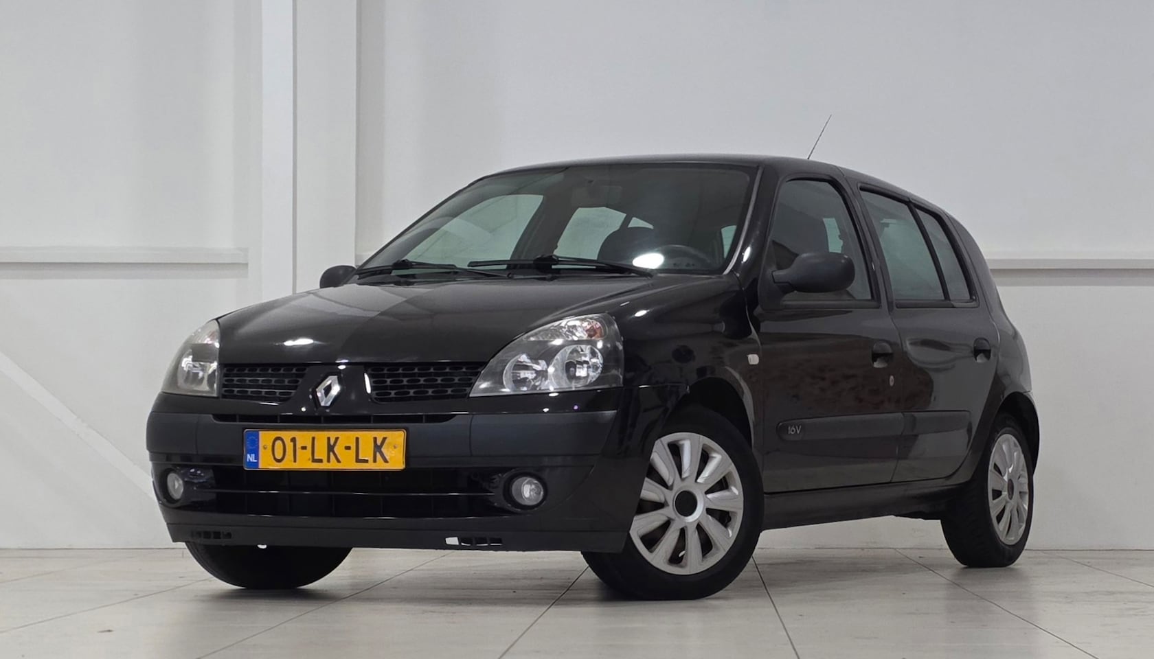 Renault Clio - 1.2-16V Authentique Apk 16-12-2026 - AutoWereld.nl