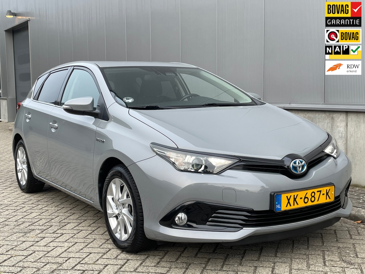 Toyota Auris - 1.8 Hybrid Energy Plus / Navigatie / Trekhaak - AutoWereld.nl