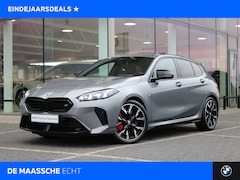 BMW 1-serie - M135 xDrive High Executive M Sport Automaat / Panoramadak / M Sportstoelen / M Adaptief on