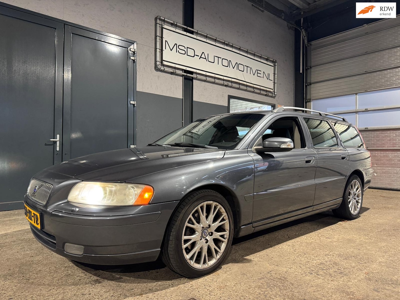 Volvo V70 - 2.4D Edition Sport 2.4D Edition Sport - AutoWereld.nl
